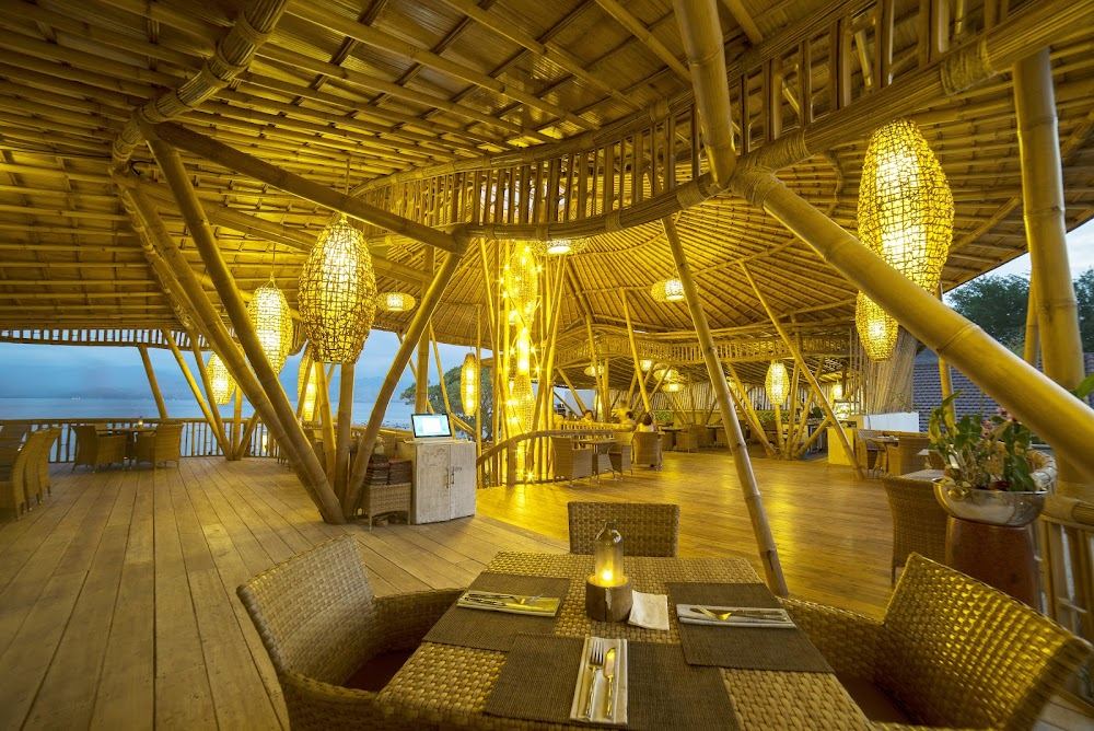 Beachfront dining and loungers at Pearl Beach Lounge on Gili Trawangan