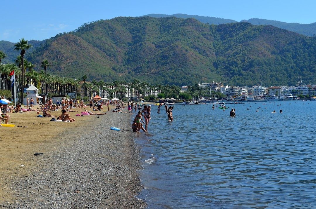 Daybeds and sunbeds at a beach club in Marmaris