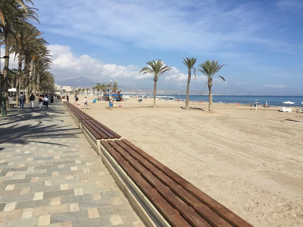 Playa de San Juan, the long sandy beach near Alicante